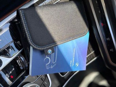 Used 2025 BMW X7 M60i AWD/4WD image 17