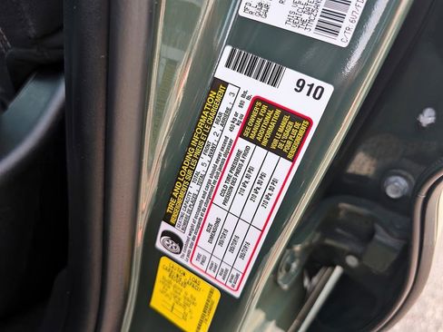 Used 2021 Toyota Tacoma TRD Off-Road image 31