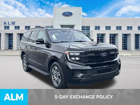 Certified 2025 Ford Expedition Active image 3