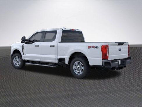 New 2026 Ford F250 XLT w/ FX4 Off-Road Package image 4
