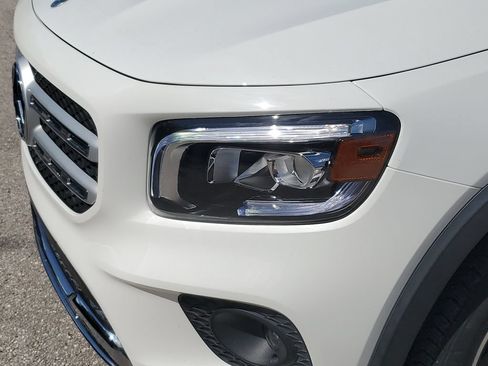Used 2021 Mercedes-Benz GLB 250 4MATIC image 11