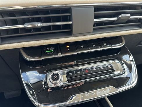 Used 2025 Lincoln Corsair Reserve image 23