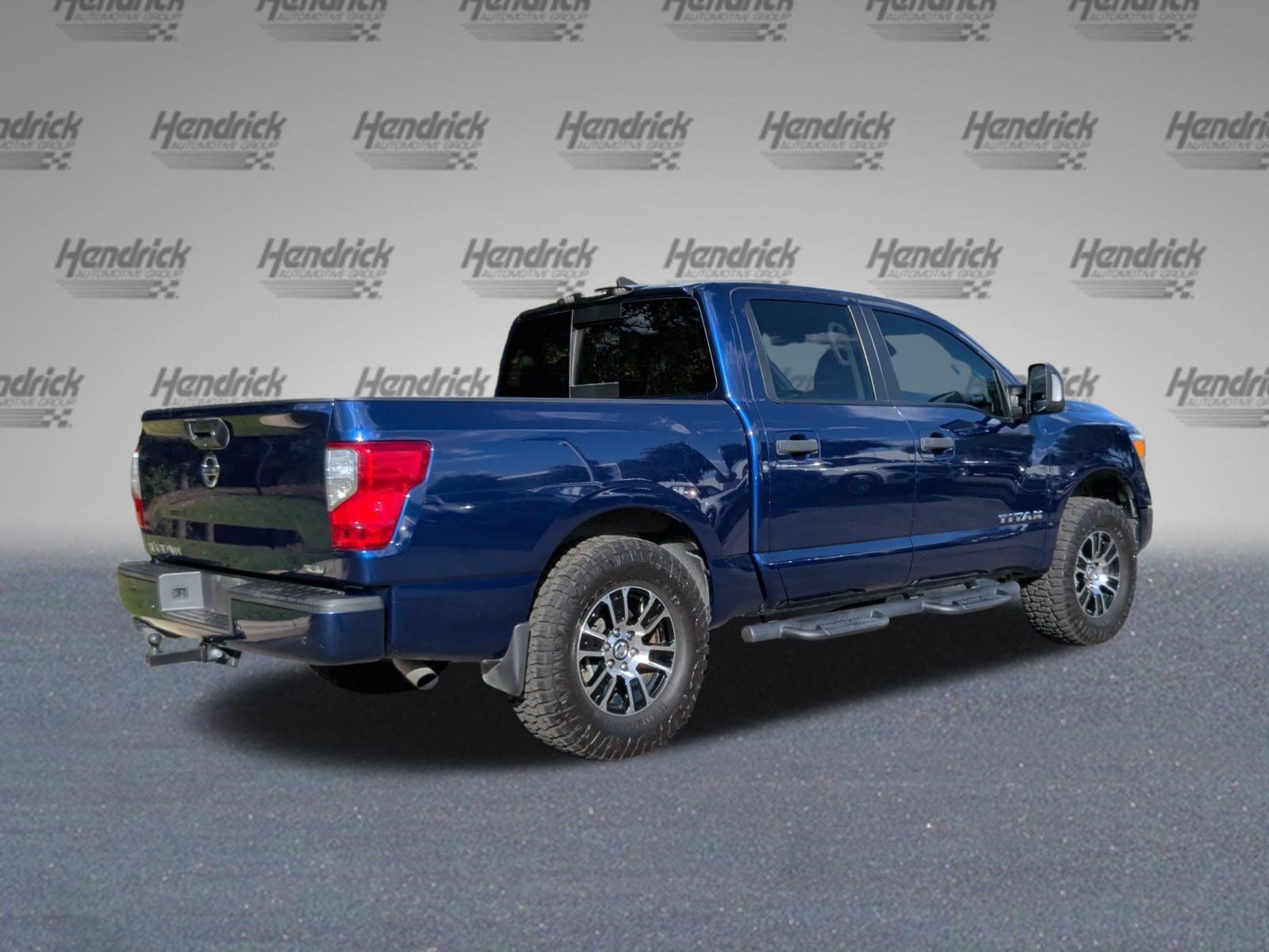 Used 2022 Nissan Titan SV w/ SV Convenience Package RWD image 7