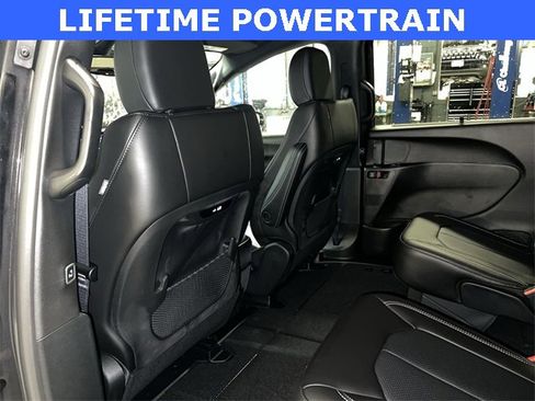 New 2026 Chrysler Pacifica Select image 16
