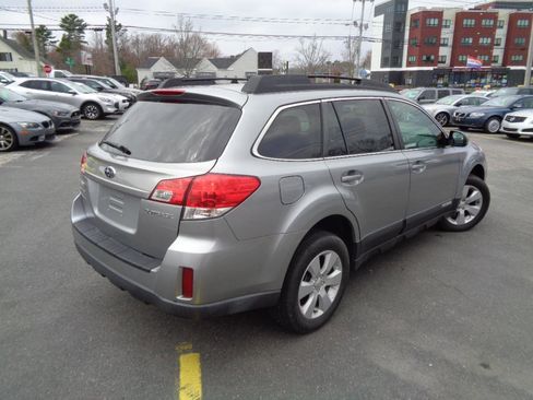 Used 2010 Subaru Outback 2.5i Premium image 4