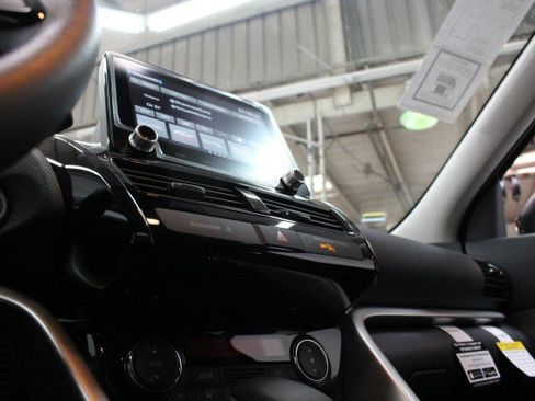 New 2026 Mitsubishi Eclipse Cross LE image 12