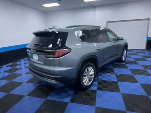 Used 2024 GMC Acadia Elevation w/ Luxury Package AWD/4WD image 8