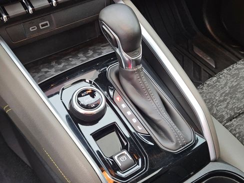 Used 2024 Chevrolet Colorado ZR2 w/ Technology Package image 39