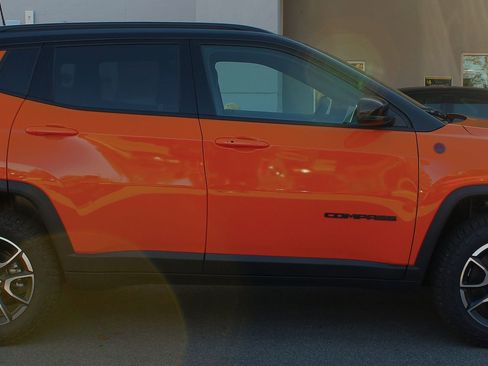 New 2026 Jeep Compass Trailhawk w/ Sun, Sound & Navigation Group image 4