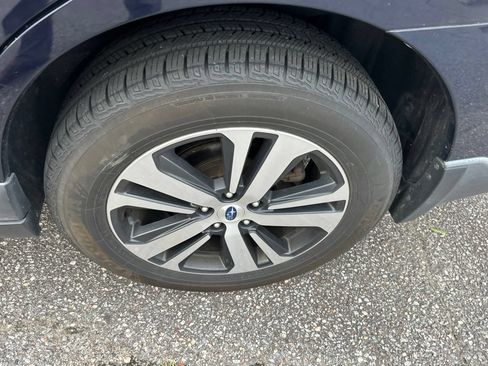 Used 2018 Subaru Outback 2.5i Limited AWD/4WD image 13