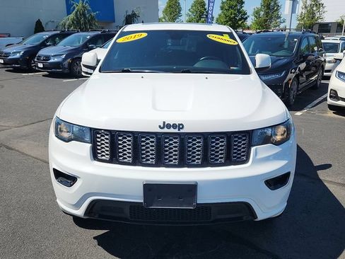 Used 2019 Jeep Grand Cherokee Altitude AWD/4WD image 2