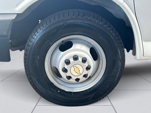 Used 2016 Chevrolet Express 3500 image 10