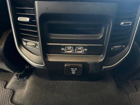 Used 2021 RAM 1500 Laramie AWD/4WD image 12