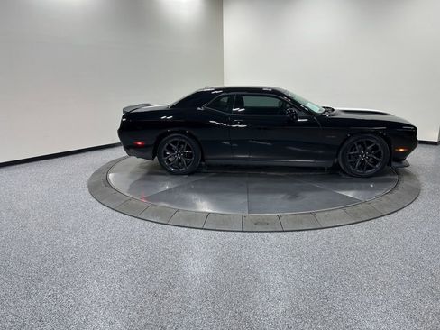 Used 2019 Dodge Challenger R/T w/ Blacktop Package image 5