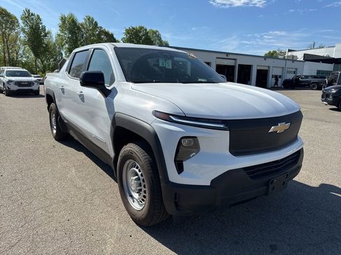 Used 2024 Chevrolet Silverado EV W/T image 4