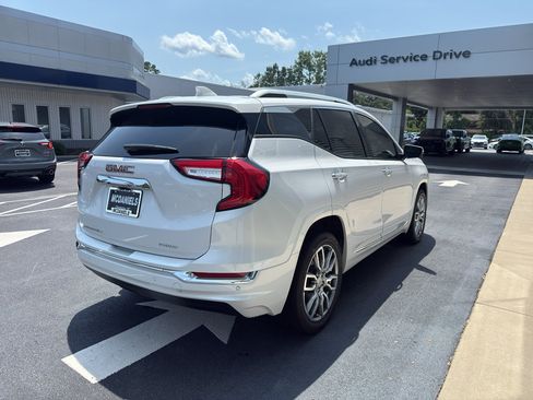 Used 2023 GMC Terrain Denali w/ Denali Premium Package AWD/4WD image 5