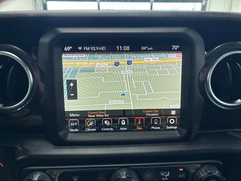 Used 2021 Jeep Wrangler Unlimited Sahara image 19