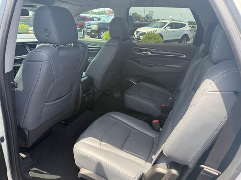 Used 2021 Buick Enclave Essence FWD image 12