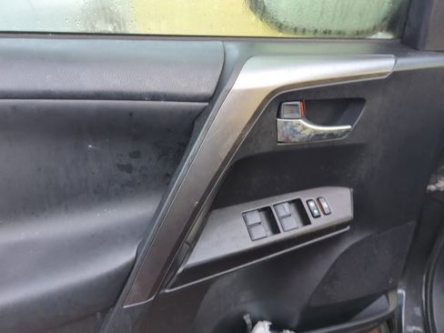 Used 2016 Toyota RAV4 SE image 10