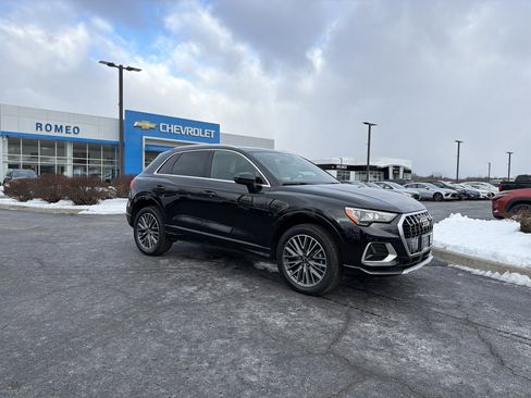 Used 2022 Audi Q3 2.0T Premium image 3