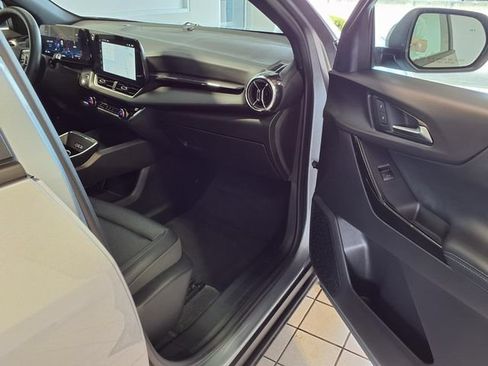 Used 2026 Chevrolet Equinox LT w/ Convenience Package II FWD image 26