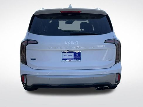 Used 2023 Kia Telluride EX w/ EX Captain's Chair Package image 5