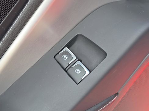 Used 2019 Chevrolet Corvette Stingray Coupe w/ 1LT RWD image 19