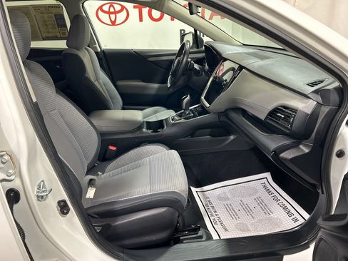 Used 2025 Subaru Outback Premium AWD/4WD image 10