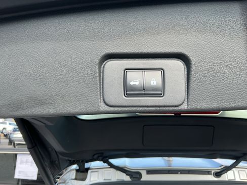 Certified 2021 Nissan Rogue Platinum image 28