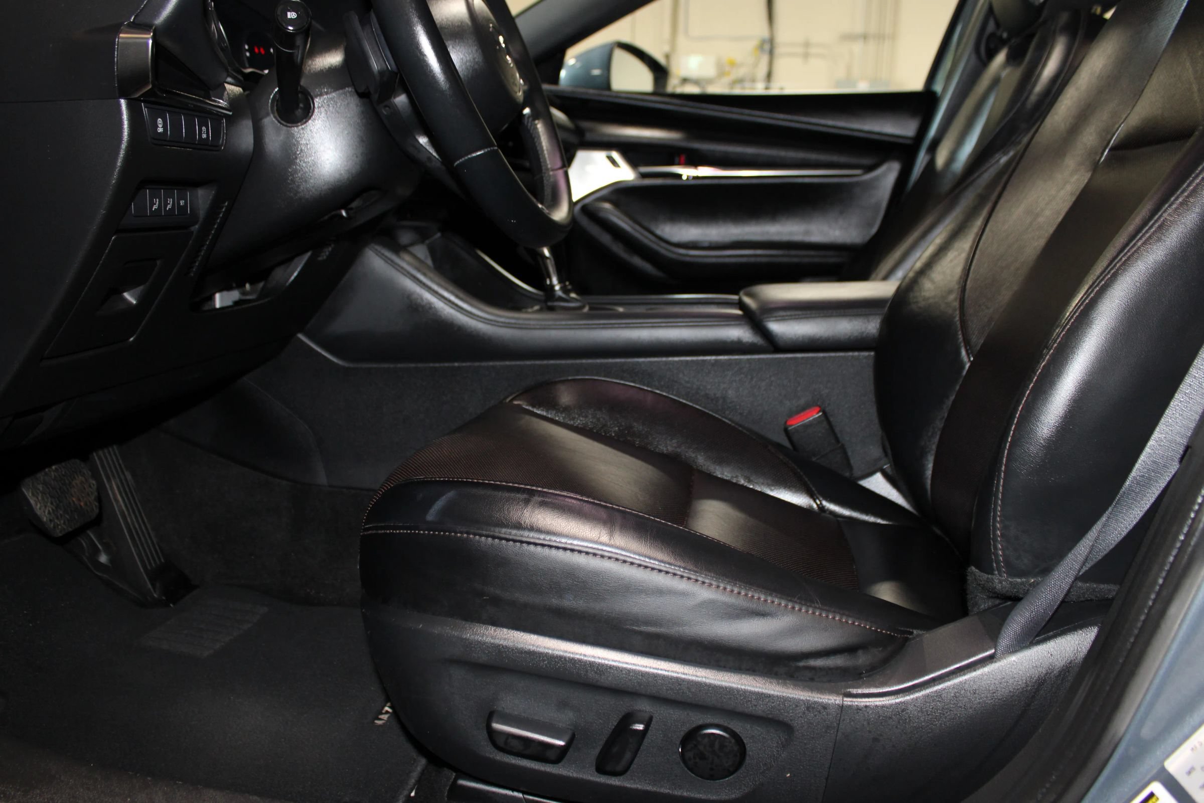 Used 2021 MAZDA MAZDA3 s FWD image 24
