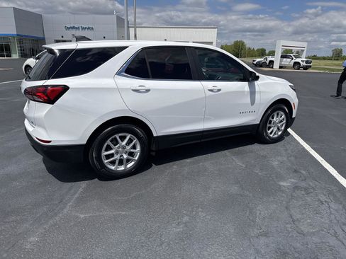 Used 2024 Chevrolet Equinox LT w/ LPO, Floor Liner Package FWD image 2