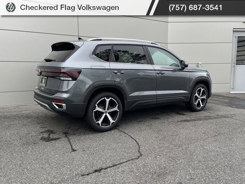 New 2025 Volkswagen Taos SEL image 23