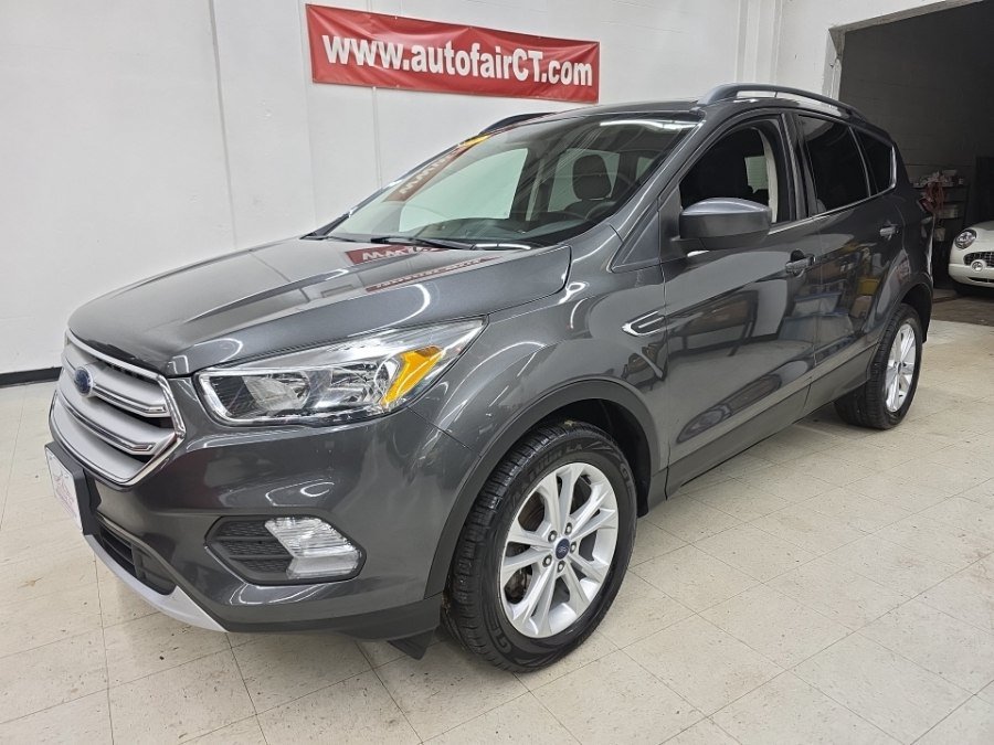 Used 2018 Ford Escape SE w/ SE Sync 3 Package AWD/4WD image 3