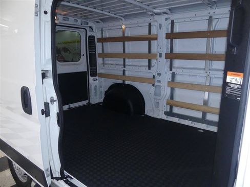 Used 2025 RAM ProMaster 2500 w/ U-Haul Equipment Group FWD image 20