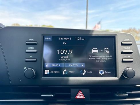 Certified 2025 Hyundai Elantra Sport FWD image 18