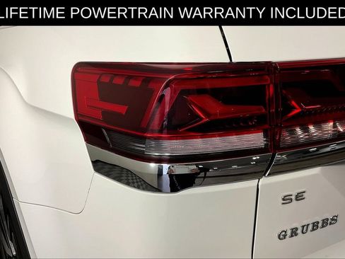 Used 2025 Volkswagen Atlas SE AWD/4WD image 41