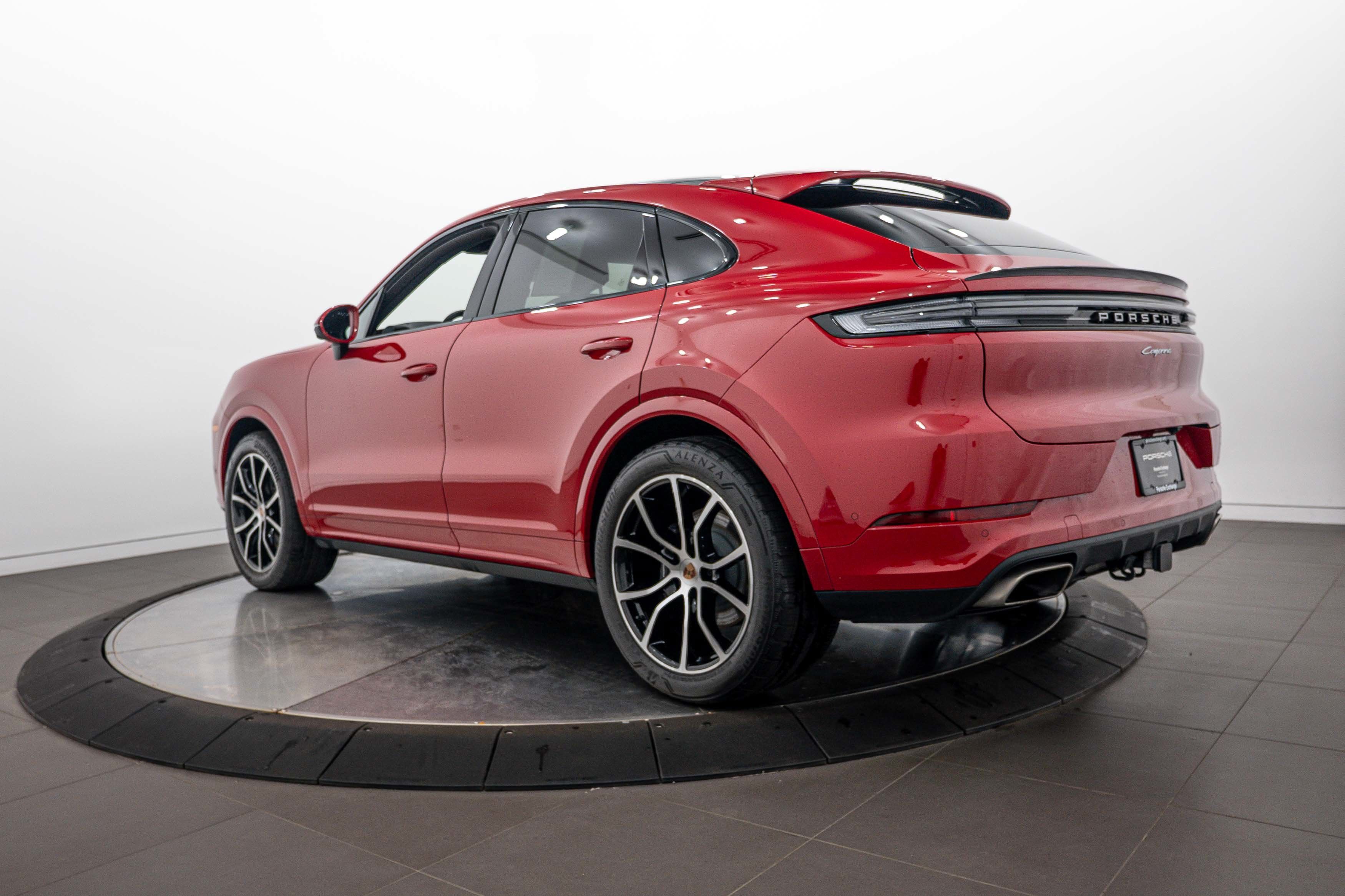 Certified 2026 Porsche Cayenne Coupe AWD/4WD image 3