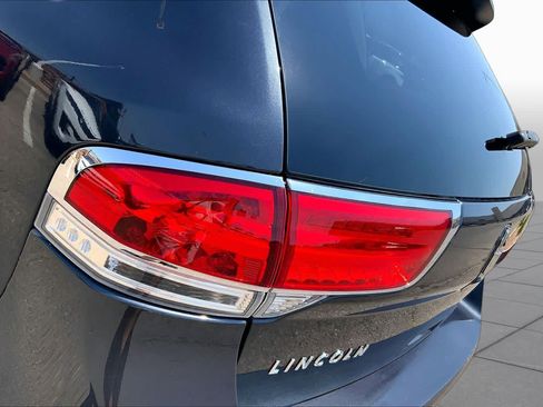 Used 2013 Lincoln MKX AWD image 28