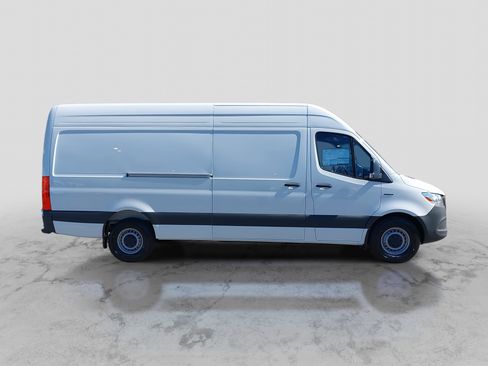 Used 2024 Mercedes-Benz eSprinter 170 Cargo image 4