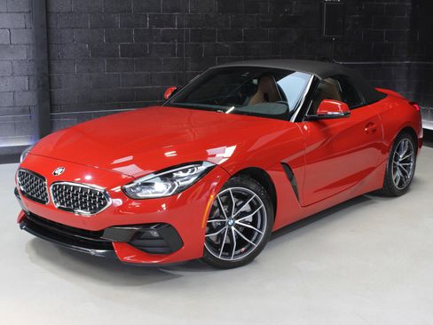 Used 2022 BMW Z4 sDrive30i w/ Driving Assistance Package image 5