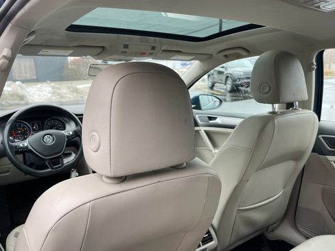 Used 2015 Volkswagen Golf S image 10