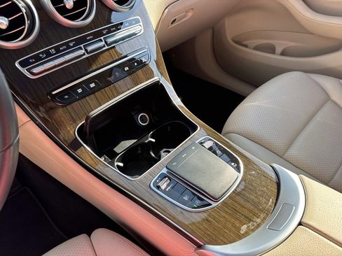 Used 2020 Mercedes-Benz GLC 300 4MATIC image 26