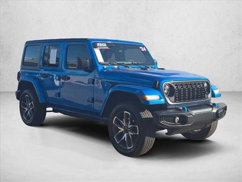 Used 2024 Jeep Wrangler Unlimited w/ LED Headlamp & Fog Lamp Group AWD/4WD image 3