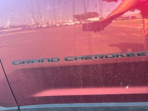 Used 2022 Jeep Grand Cherokee L Laredo AWD/4WD image 7