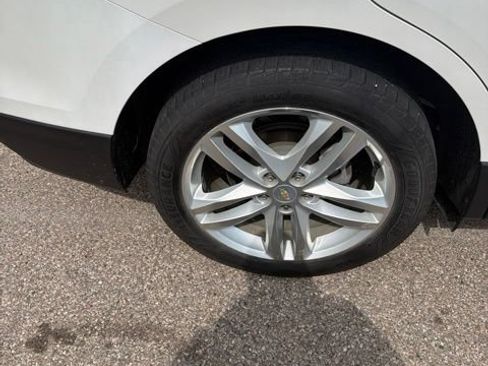 Used 2018 Chevrolet Equinox Premier AWD/4WD image 4