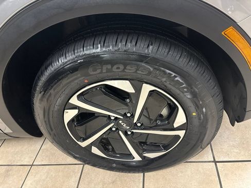 Used 2023 Kia Sportage LX AWD/4WD image 30