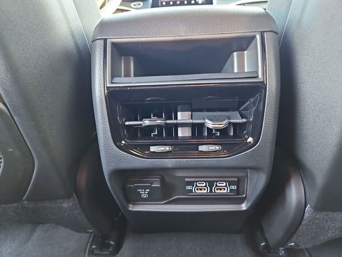 New 2025 Jeep Grand Cherokee Laredo w/ Luxury Tech Group I image 15