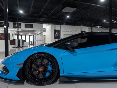 Used 2021 Lamborghini Aventador SVJ image 57