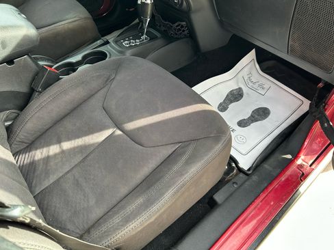 Used 2013 Jeep Wrangler Unlimited Sport image 12