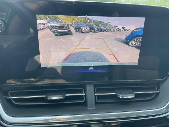 Certified 2024 Chevrolet Trax RS w/ Sunroof Package FWD image 17